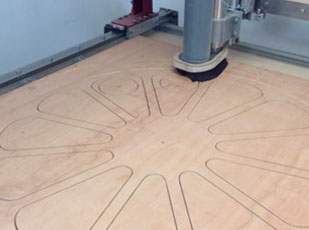 Découpe numérique avec CNC d'un élément de décor. Atelier Coupes Franches, Bordeaux Bègles
