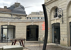 Découpe numérique et fabrication de parenthèses géantes, Atelier coupes Franches, Bordeaux
